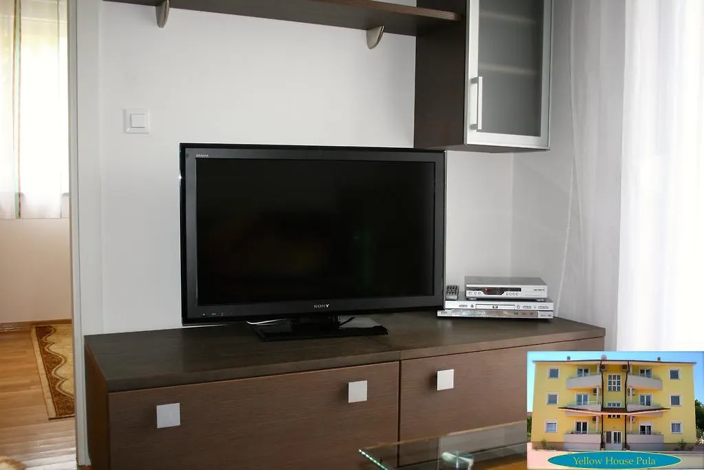 Apartman Yellow House Póla