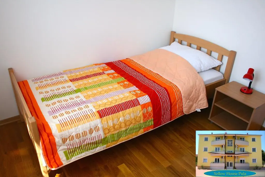 Apartman Yellow House Póla